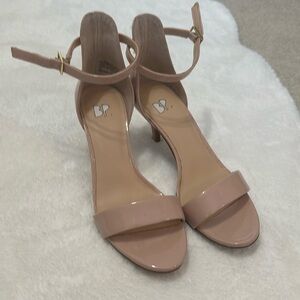 Size 5 BP heels, patent leather, blush color